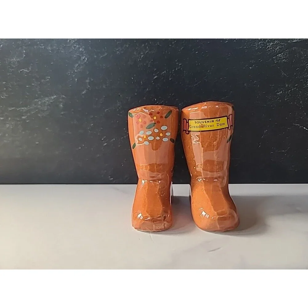 Grand River Dam Souvenir Salt And Pepper Shakers Vintage, READ